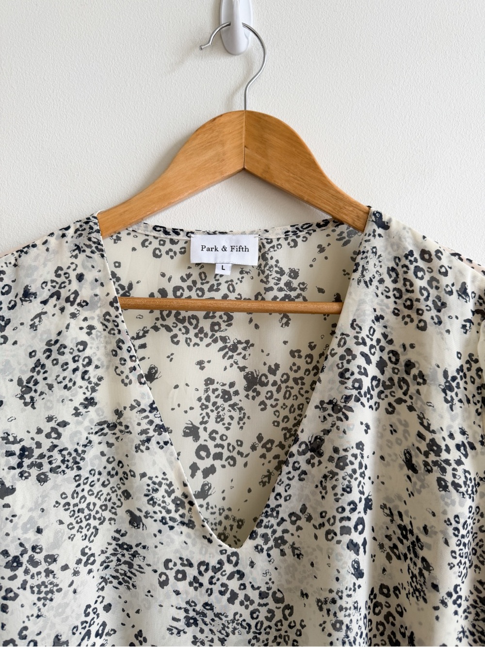 PARK & FIFTH • Melrose Top in Animal Print - Picture 4 of 13